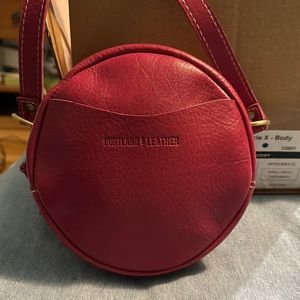 Portland Leather Small Circle Purse Hibiscus